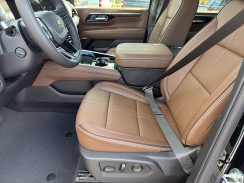 New 2026 Chevrolet Suburban High Country image 13