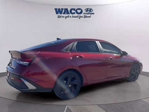 Used 2025 Hyundai Elantra Sport image 12