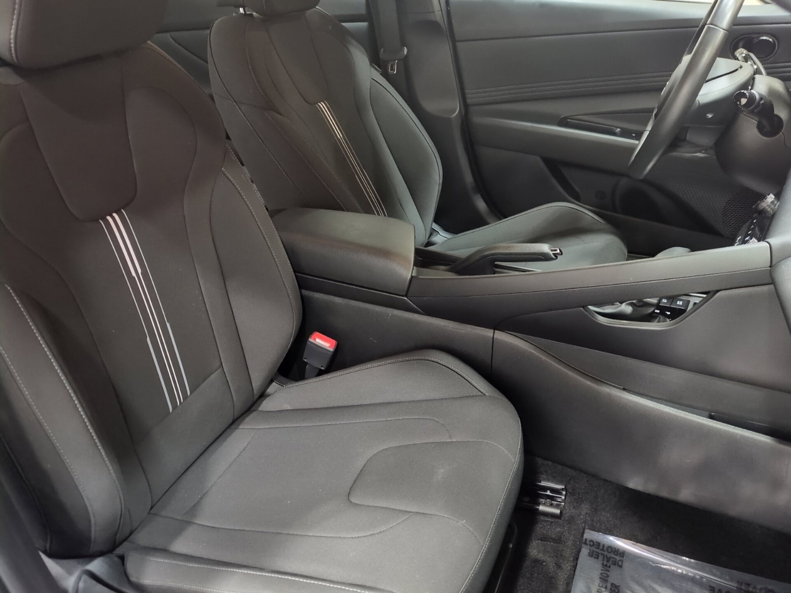 Used 2025 Hyundai Elantra Sport FWD image 10
