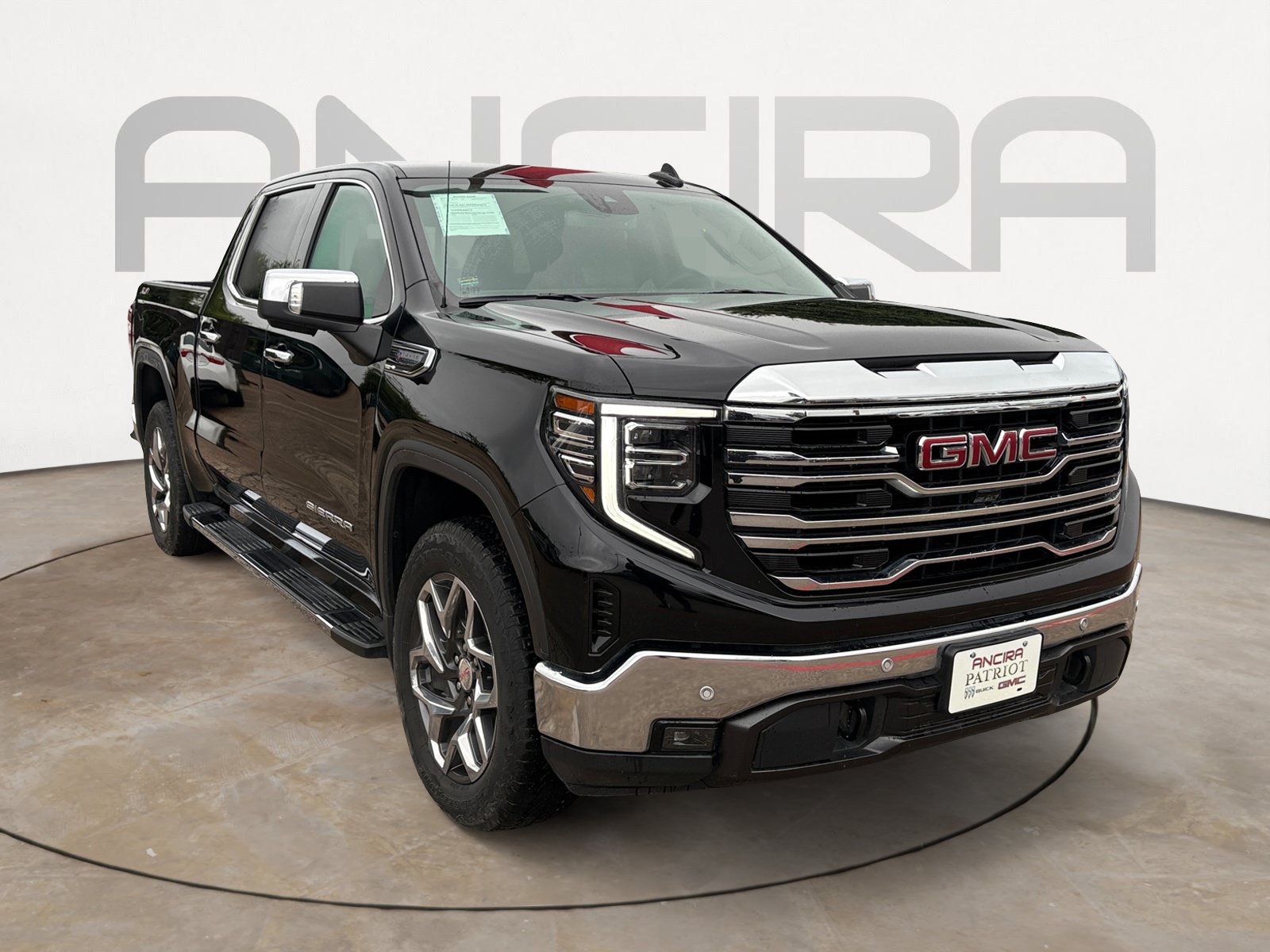 Used 2024 GMC Sierra 1500 SLT AWD/4WD image 4
