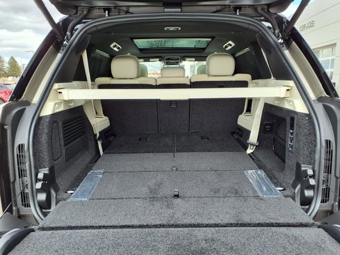 New 2026 Land Rover Range Rover Long Wheelbase SE image 27