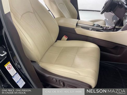 Used 2017 Lexus RX 450h AWD w/ Luxury Package image 29