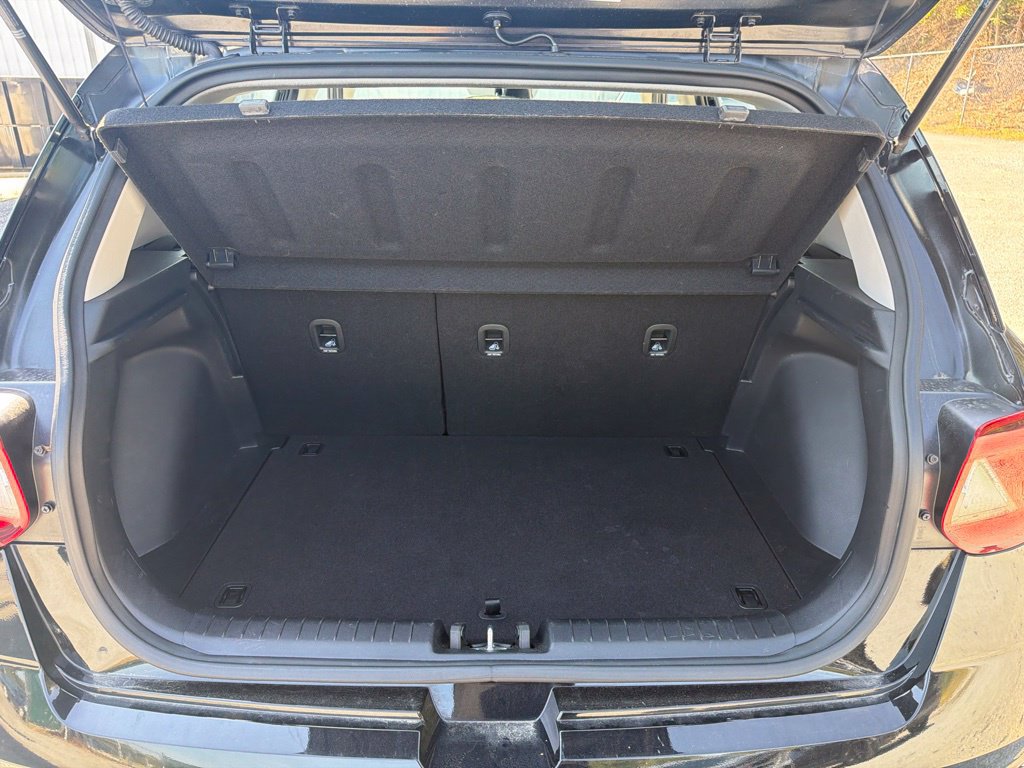 Used 2025 Hyundai Venue SEL FWD image 15