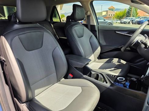 Certified 2023 Kia Niro Wind w/ Wind Preserve Package FWD image 15