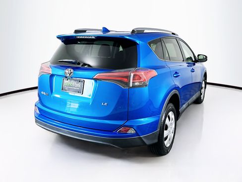 Used 2017 Toyota RAV4 LE FWD image 9