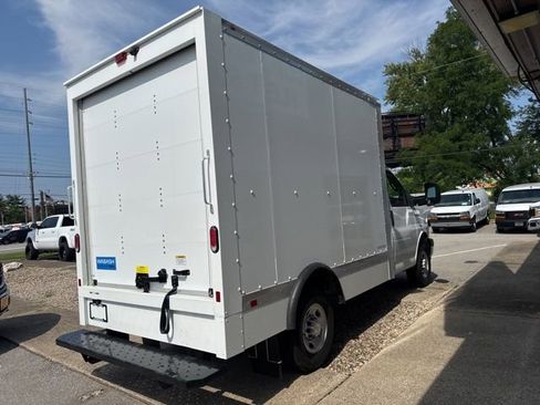 New 2025 Chevrolet Express 3500 w/ Power Convenience Package RWD image 4
