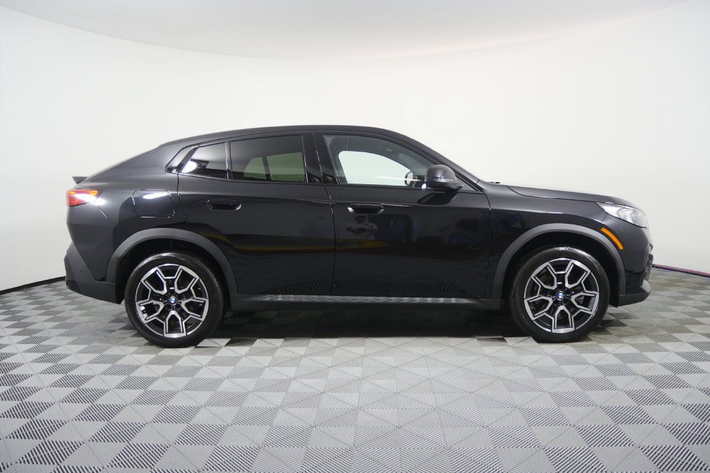Certified 2026 BMW X2 xDrive28i AWD/4WD image 3