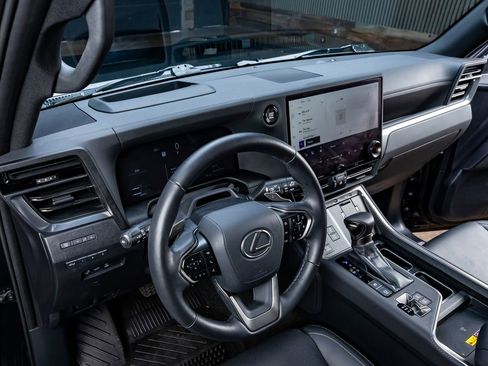 Used 2024 Lexus GX 550 AWD/4WD image 17