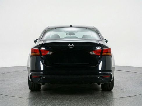 Used 2025 Nissan Altima 2.5 SV image 7