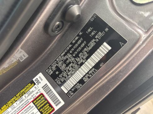 Used 2021 Toyota Sienna XLE FWD image 10