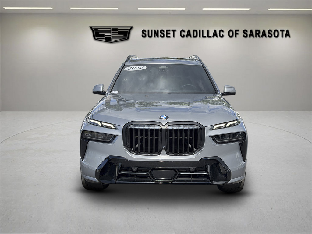 Used 2024 BMW X7 xDrive40i w/ Executive Package AWD/4WD image 2
