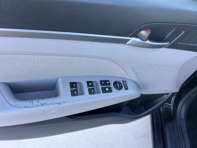 Used 2018 Hyundai Elantra SEL FWD image 29