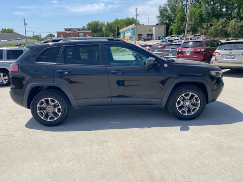 Used 2020 Jeep Cherokee Trailhawk w/ Cold Weather Group AWD/4WD image 5