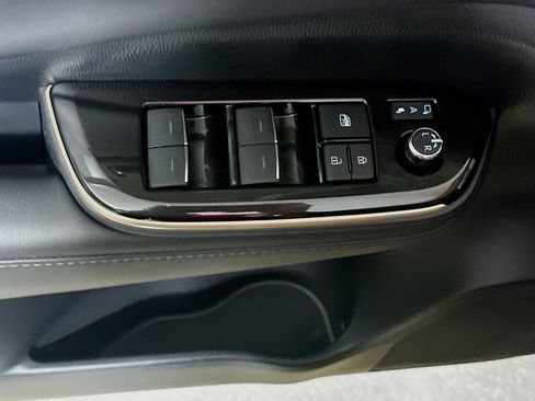 Certified 2025 Toyota Crown Signia w/ Advanced Technology Package AWD/4WD image 17
