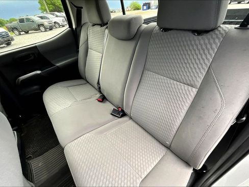 Used 2020 Toyota Tacoma SR5 w/ Technology Package AWD/4WD image 19