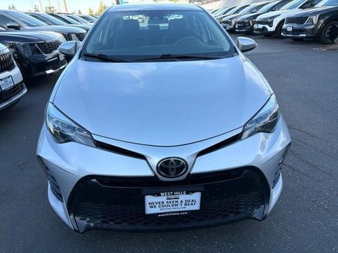 Used 2017 Toyota Corolla SE w/ SE Premium Package FWD image 7