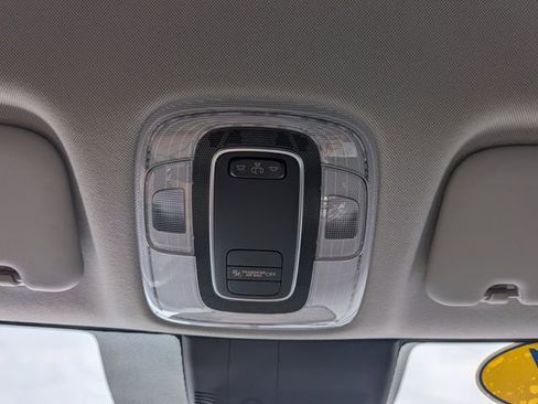 Used 2024 Hyundai Elantra SE image 25