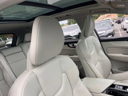 Used 2018 Volvo XC60 T5 Inscription w/ Convenience Package AWD/4WD image 32