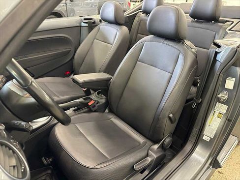 Used 2018 Volkswagen Beetle 2.0T Coast FWD image 25
