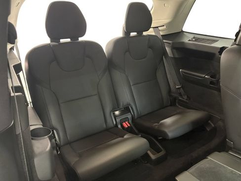 Used 2022 Volvo XC90 T6 Momentum w/ Advanced Package AWD/4WD image 15