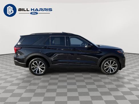 Used 2025 Ford Explorer ST-Line AWD/4WD image 3