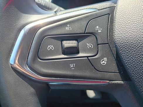 Used 2025 Chevrolet Trax LT w/ LT Convenience Package FWD image 13