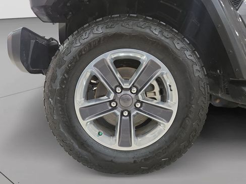 Used 2019 Jeep Wrangler Unlimited Sahara AWD/4WD image 9