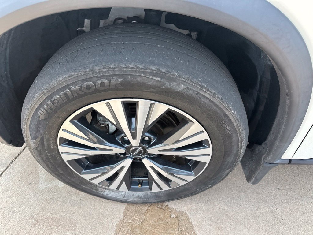 Used 2023 Nissan Rogue SV AWD/4WD image 9
