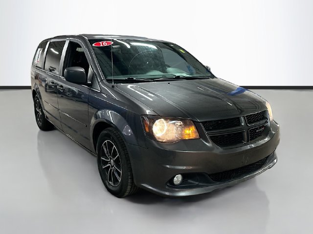 Used 2016 Dodge Grand Caravan R/T w/ Driver Convenience Group FWD image 3