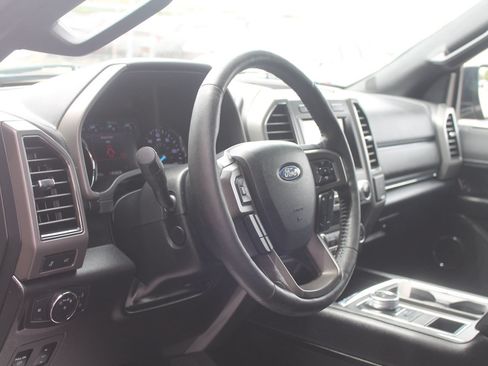 Used 2019 Ford Expedition XLT w/ Equipment Group 202A RWD image 23