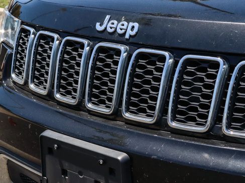 Used 2019 Jeep Grand Cherokee Limited RWD image 3