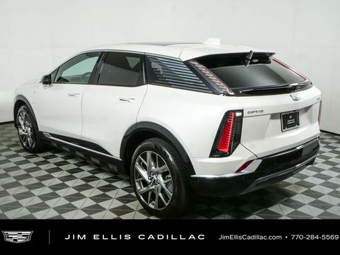 Used 2025 Cadillac Optiq Luxury 1 AWD/4WD image 29