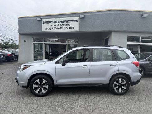 Used 2017 Subaru Forester 2.5i w/ Alloy Wheel Package AWD/4WD image 4