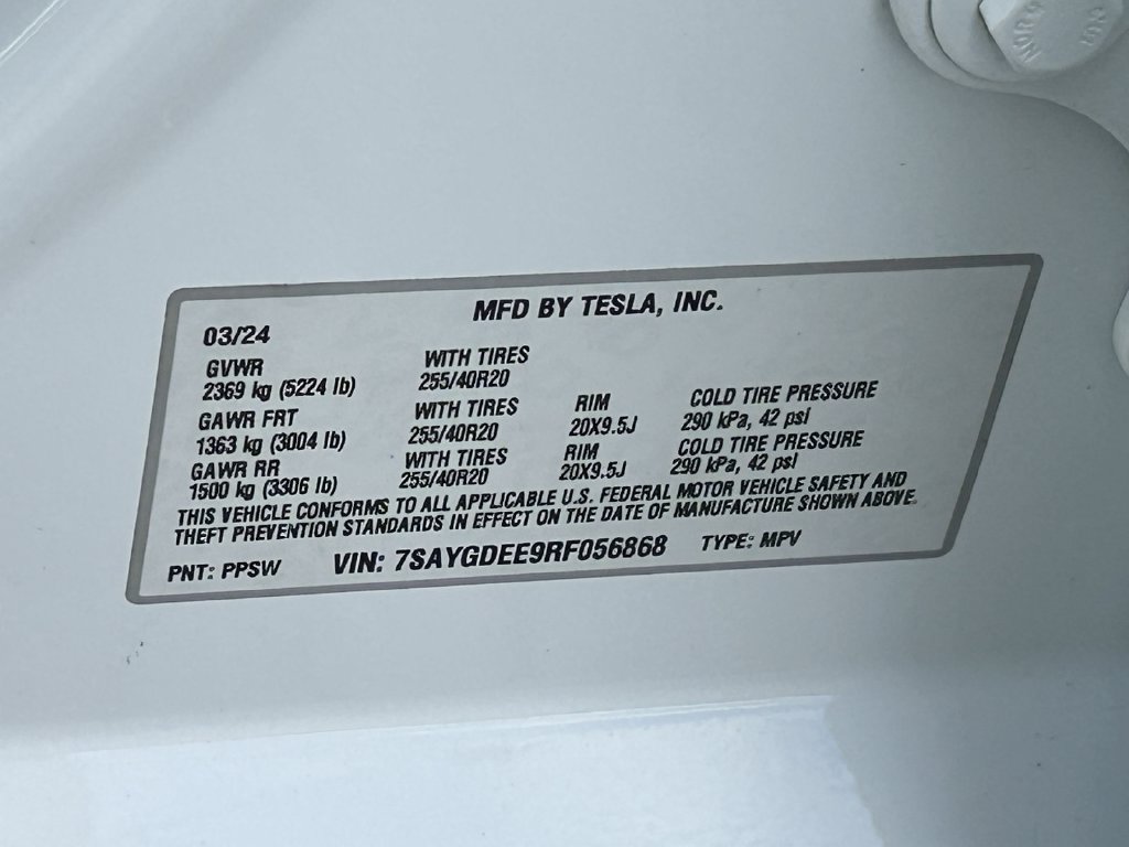 Used 2024 Tesla Model Y Long Range AWD/4WD image 30