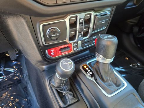 Certified 2026 Jeep Wrangler Unlimited Rubicon image 28