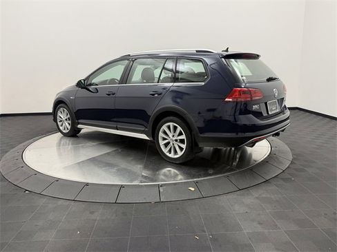 Used 2017 Volkswagen Golf Alltrack SE image 5