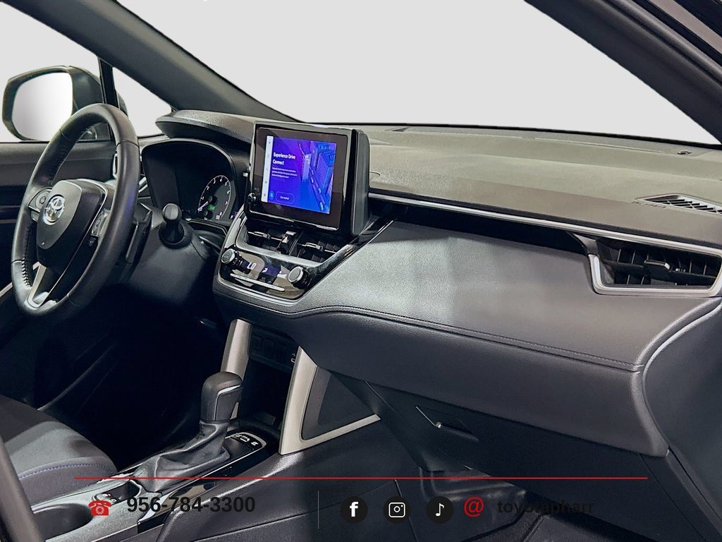 Used 2024 Toyota Corolla Cross AWD Hybrid w/ Moonroof Package image 27