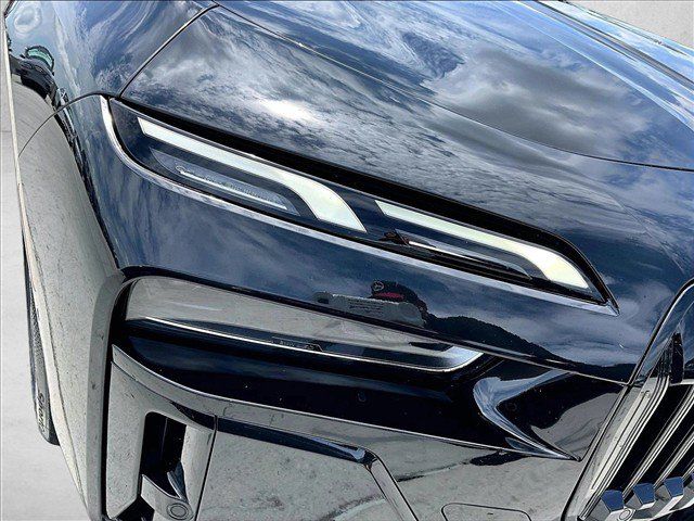 Used 2023 BMW 760i xDrive AWD/4WD image 29