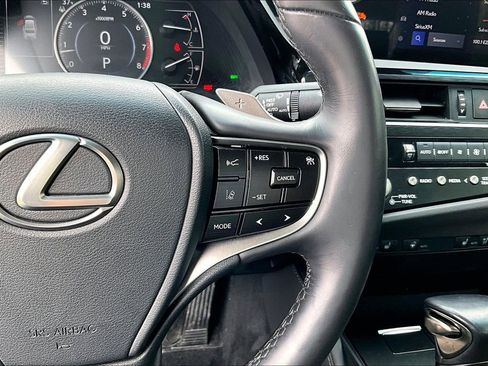 Used 2023 Lexus ES 350 w/ Premium Package image 12