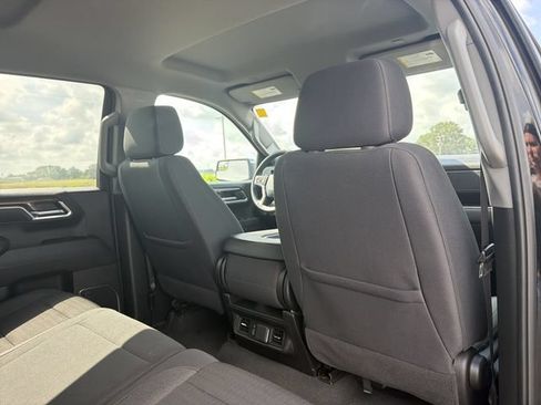 Used 2025 Chevrolet Silverado 1500 LT AWD/4WD image 17