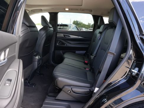 Certified 2027 INFINITI QX60 Luxe w/ Cargo Package FWD image 18