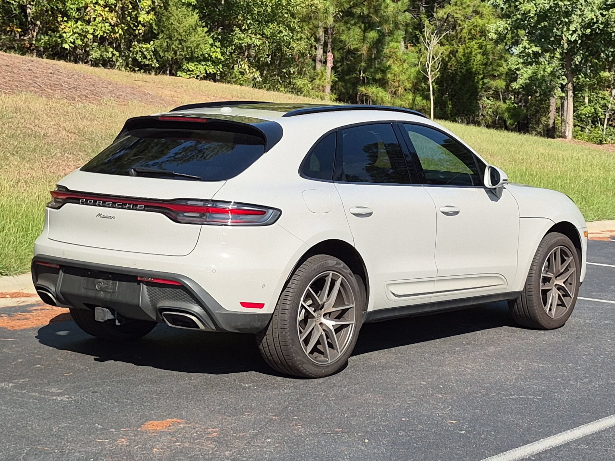 Certified 2026 Porsche Macan AWD/4WD image 22