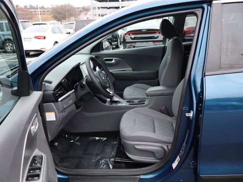 Used 2020 Kia Niro LX image 13
