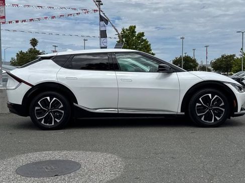 Used 2024 Kia EV6 Wind RWD image 3