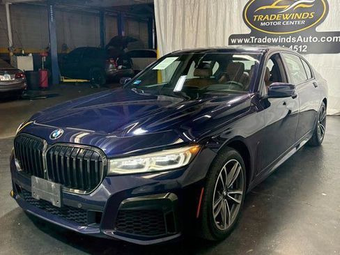 Used 2020 BMW 750i xDrive w/ Executive Package image 3