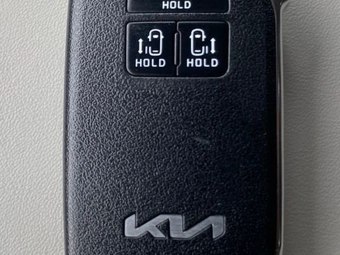 Certified 2023 Kia Carnival EX image 39