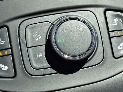 Used 2024 GMC Terrain SLE w/ Driver Convenience Package AWD/4WD image 25