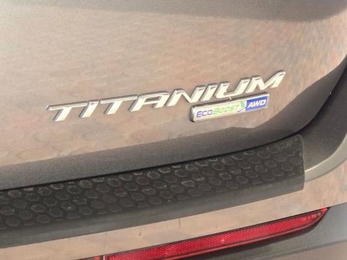 Used 2016 Ford Edge Titanium w/ Equipment Group 302A AWD/4WD image 9