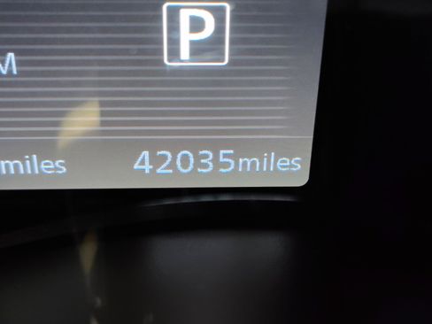 Used 2021 Nissan Kicks SR w/ SR Premium Package FWD image 2