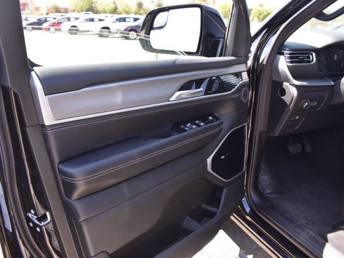 New 2026 Jeep Grand Wagoneer Limited AWD/4WD image 24